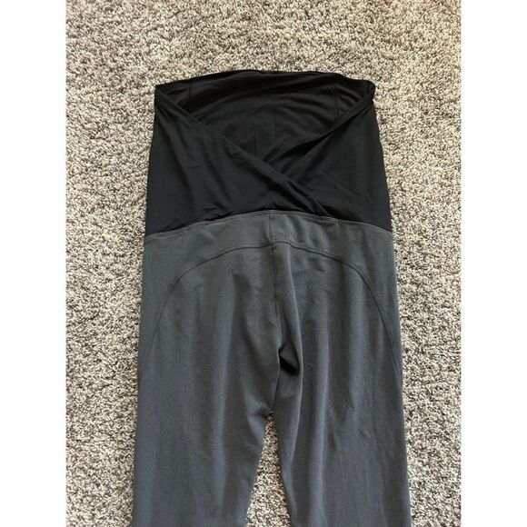 Maternity Crop Leggings - Picture 4 of 5